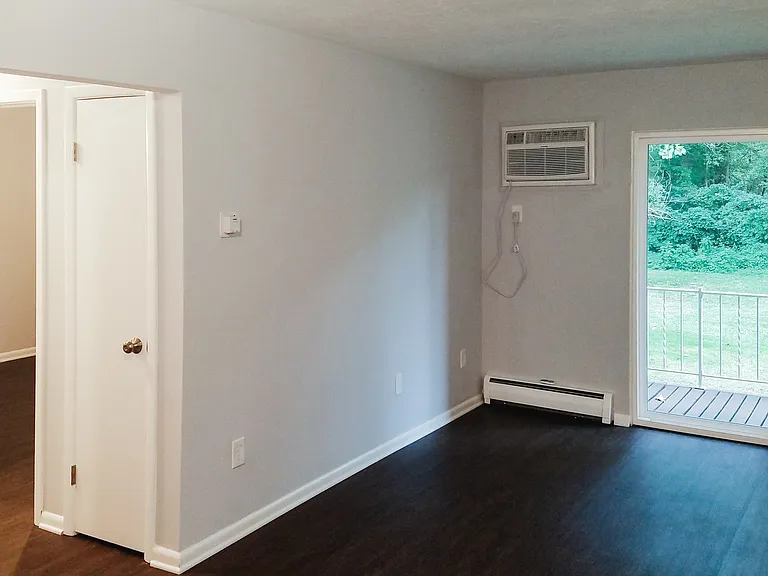 5216 E Lake Rd — Photo 4