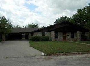 1513 Cypress St, Breckenridge, TX 76424