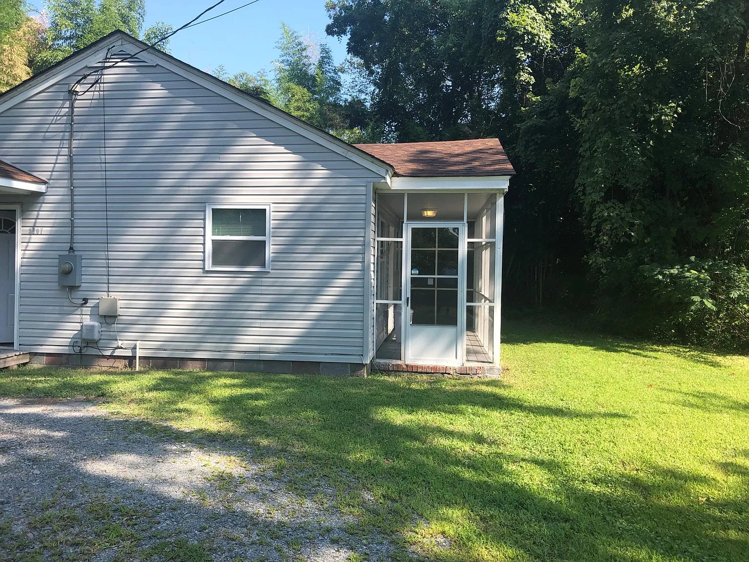 2 bed, 960 sqft, $1,580 — Photo 2