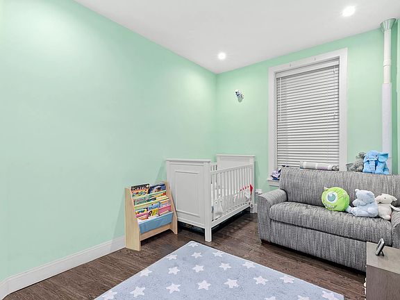 5th image of 606 W 113th St #B4