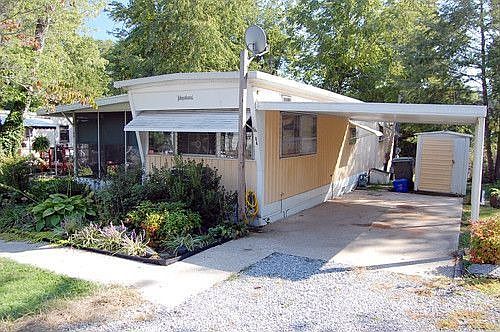 1st image of 64 Dickens Ln