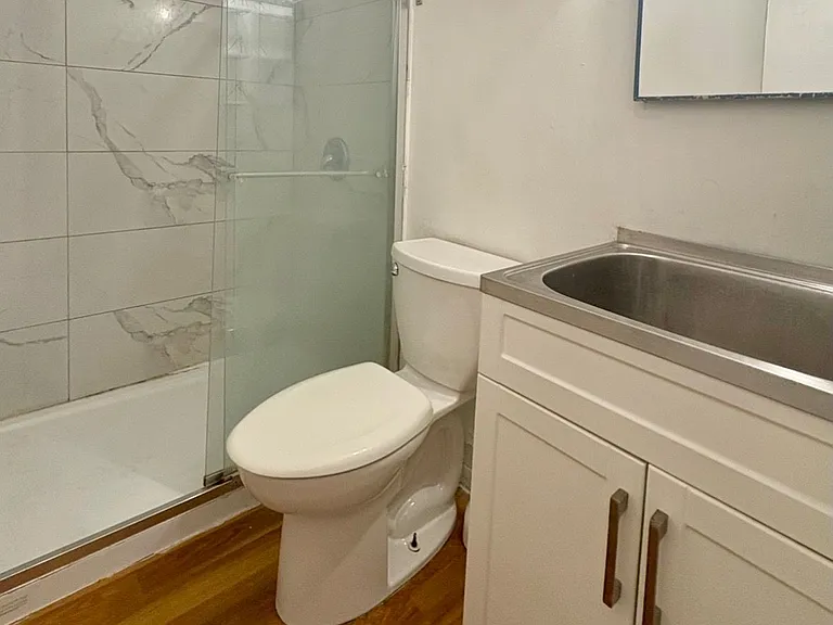 382 Earl St #3 — Photo 5