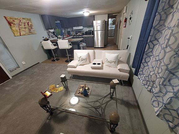 5th image of 33 Barwood Cir