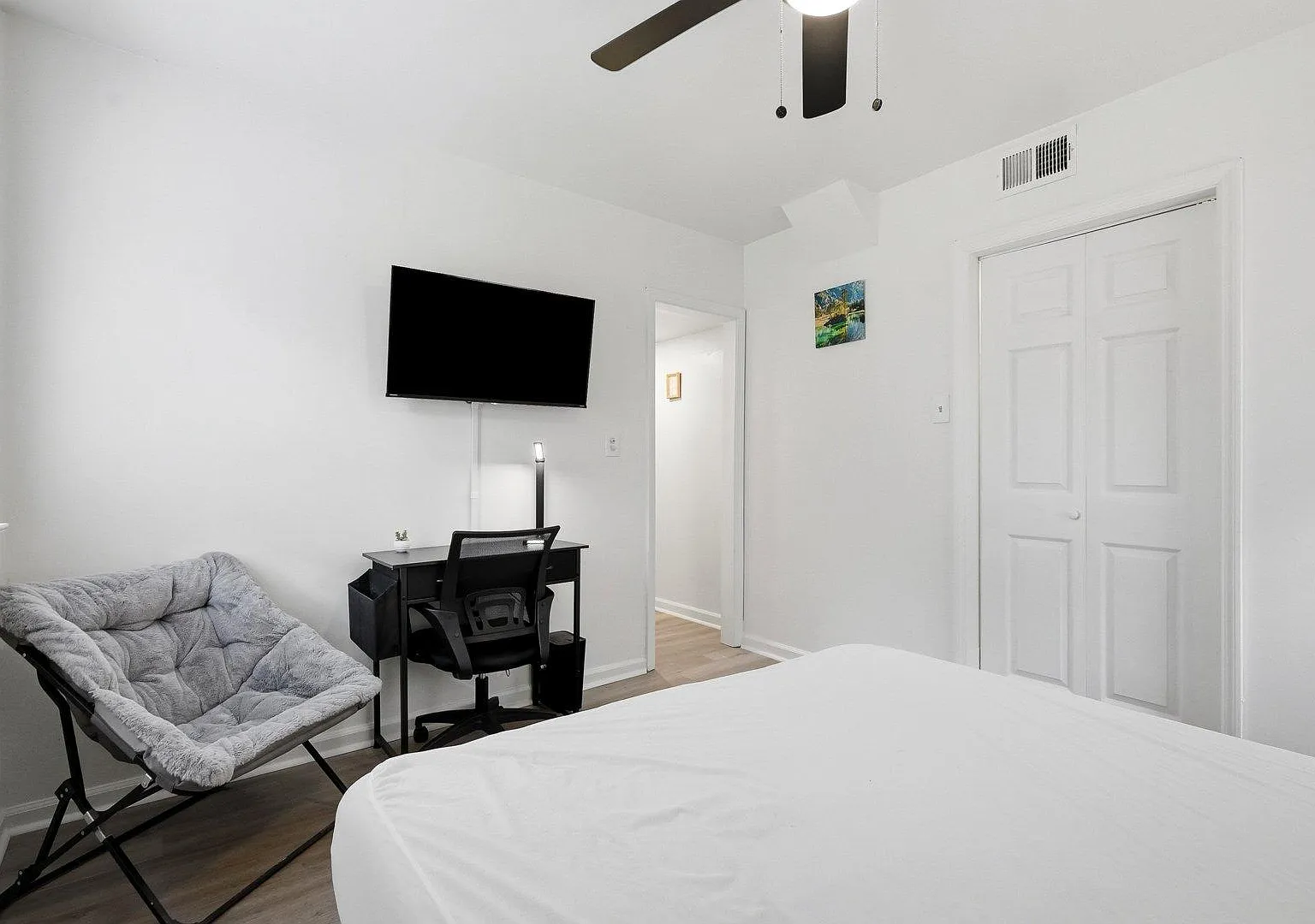 4 bed, 7.0 bath, 2105 sqft, $1,105 — Photo 2