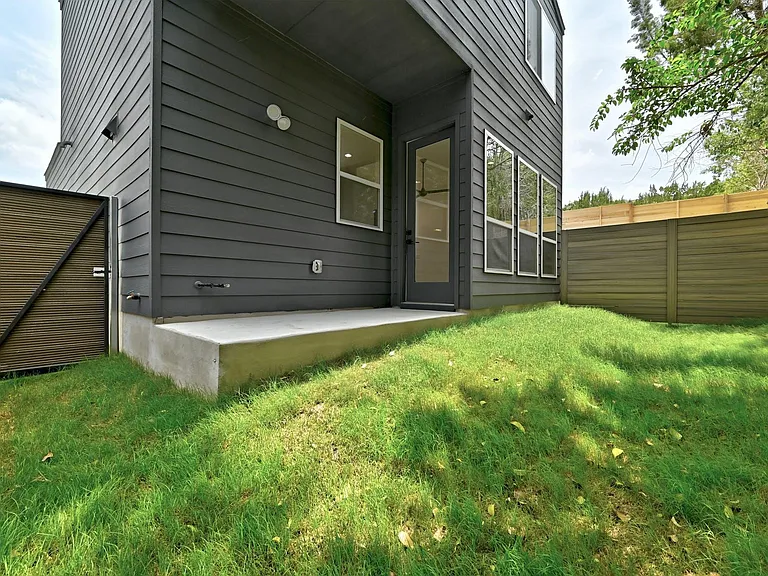 2308 Maxwell Ln #2 — Photo 15
