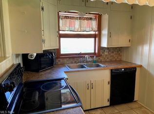 1021 Market St NE, Navarre, OH 44662