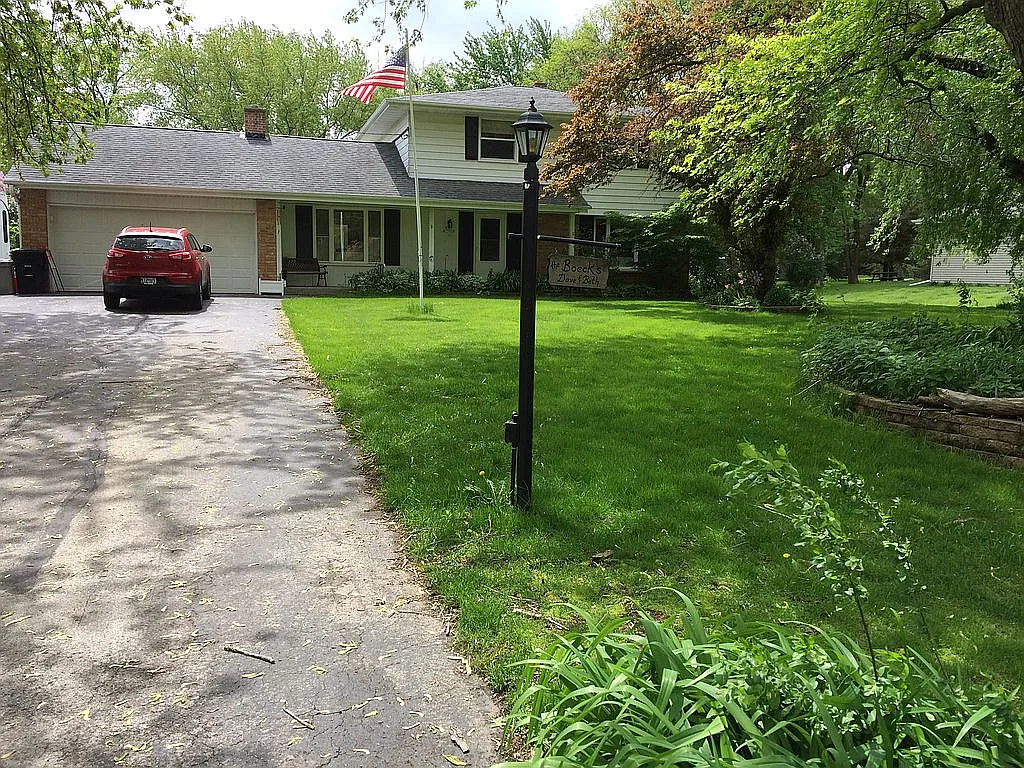N80W15939 Rainbow Dr photo 1