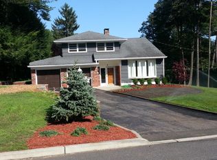 8 Gilmore Ave, Cresskill, NJ 07626