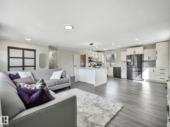 17 Oatway St, Spruce Grove, AB T7X 2E5