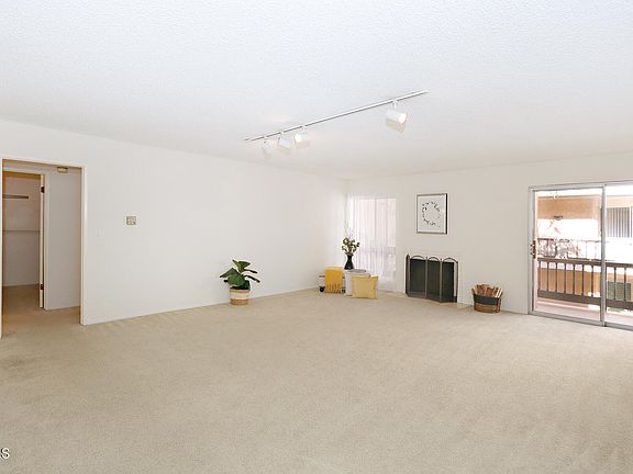 5th image of 1127 E Del Mar Blvd APT 425