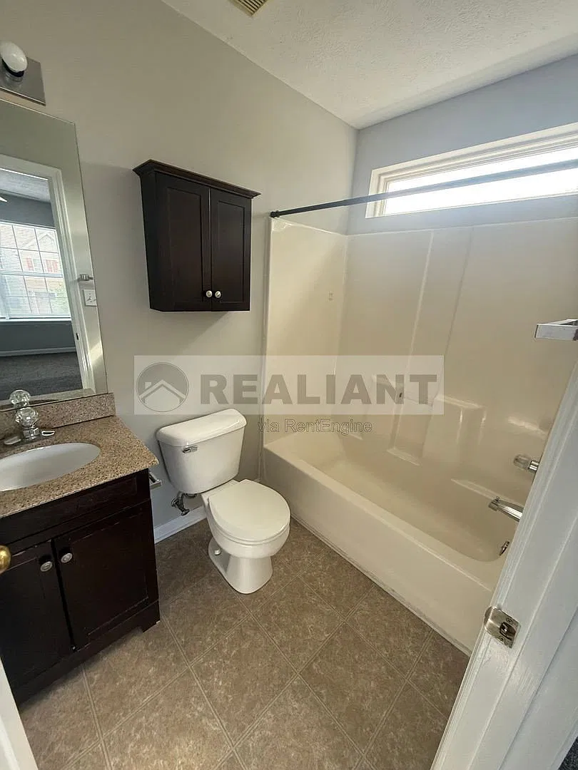 2 bed, 2.5 bath, 1150 sqft, $1,350 — Photo 2