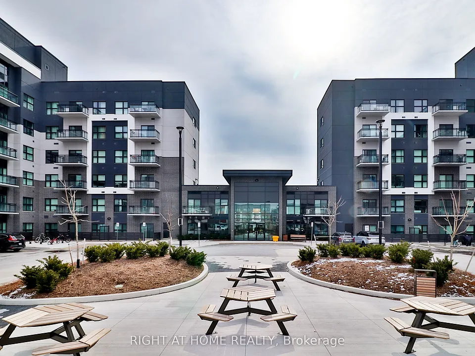 102 Grovewood Cmn #202