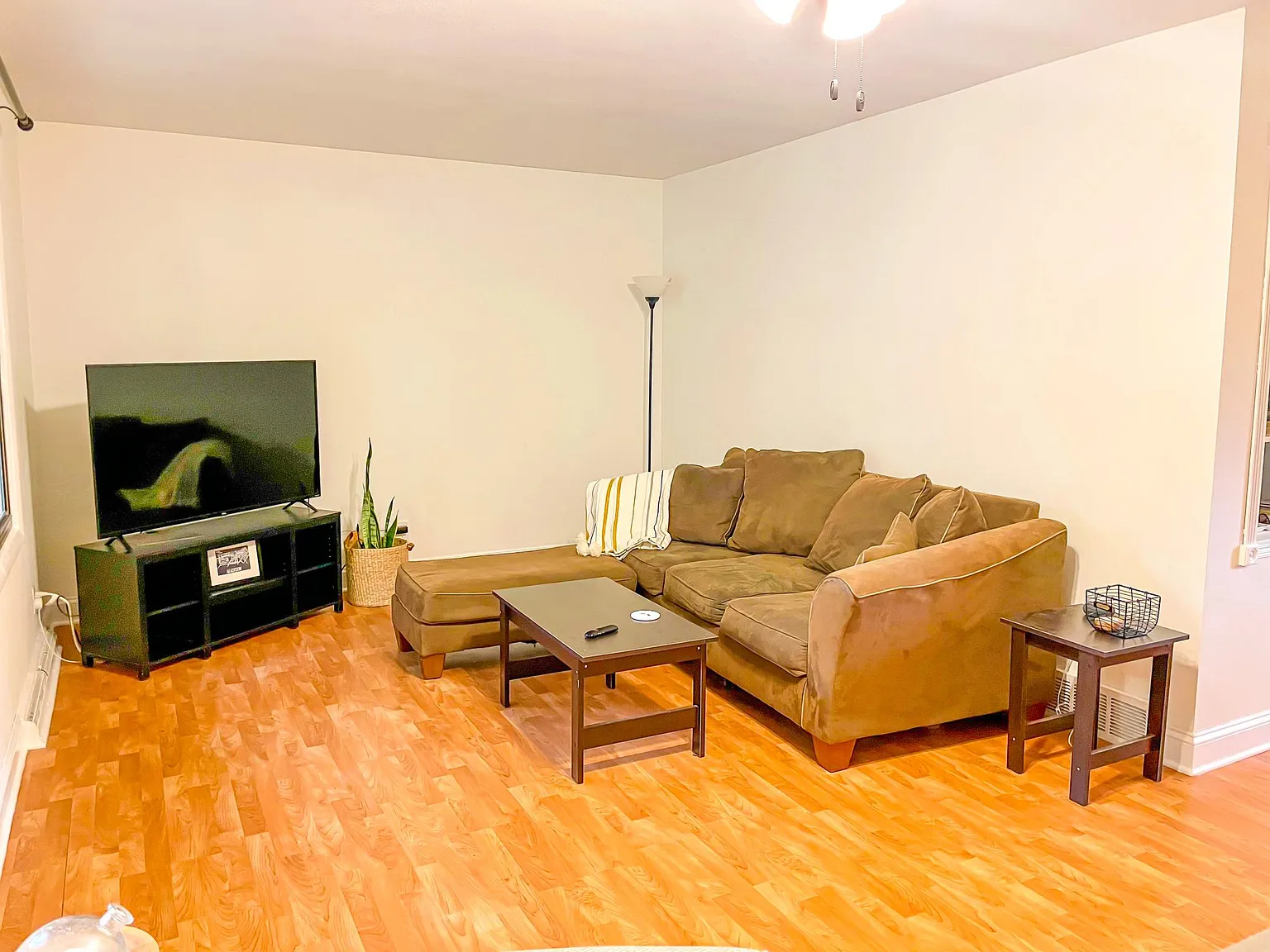 2 bed, 1.5 bath, 936 sqft, $2,500 — Photo 4
