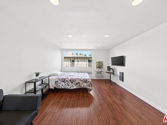 2nd image of 525 S Ardmore Ave APT 351