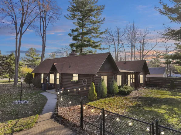 3657 E Houghton Lake Dr, Houghton Lake, MI 48629