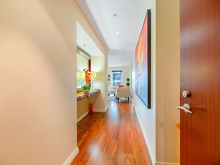 500 106th Ave NE #1013 — Photo 2