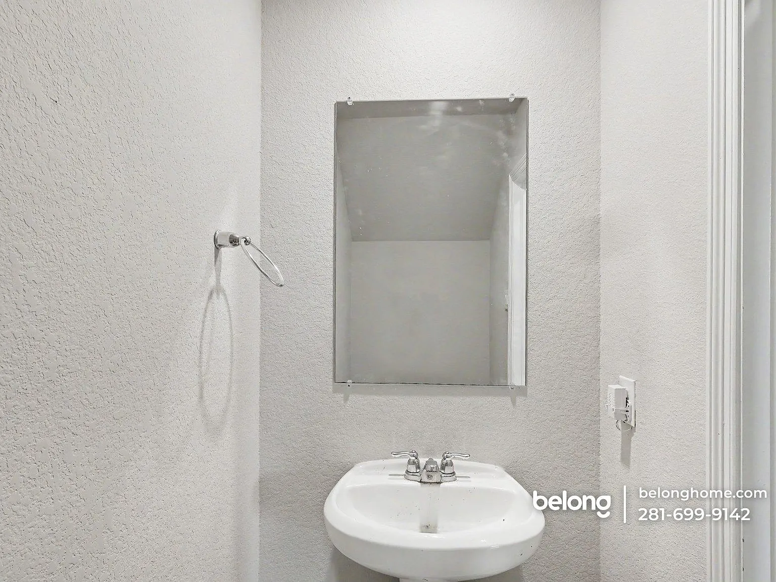 4 bed, 2.5 bath, 2075 sqft, $2,595 — Photo 3
