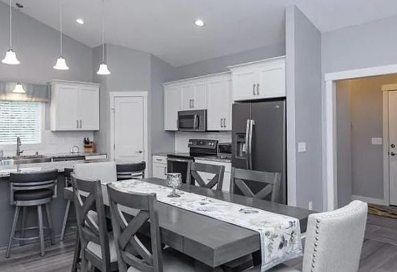Dining/kitchen view