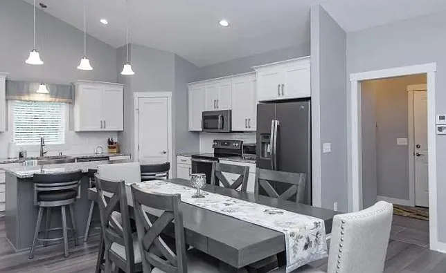 Dining/kitchen view - Portage St NW