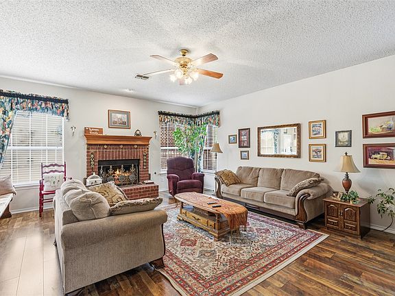 4th image of 7604 Oak Knoll Dr