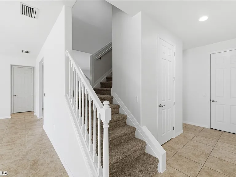 2639 Bellingham Ct — Photo 10