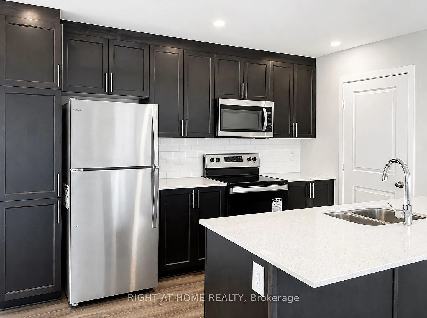 2 bed, $2,200 — Photo 4
