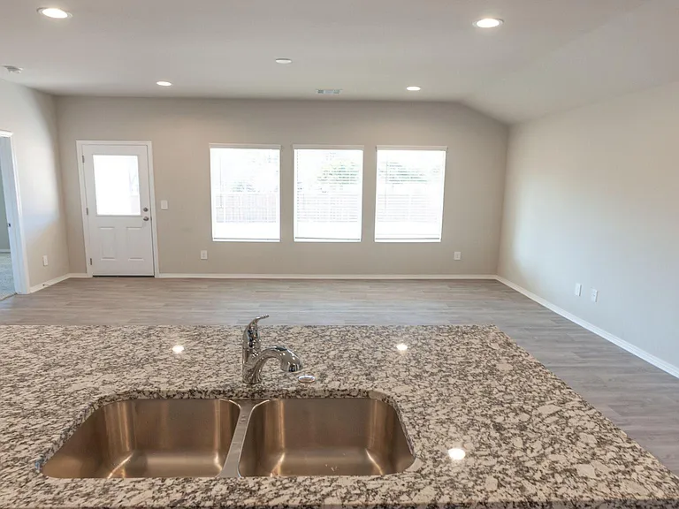 3502 Molly Dr — Photo 8