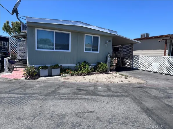 220 Vienna Dr, Santa Ana, CA 92703