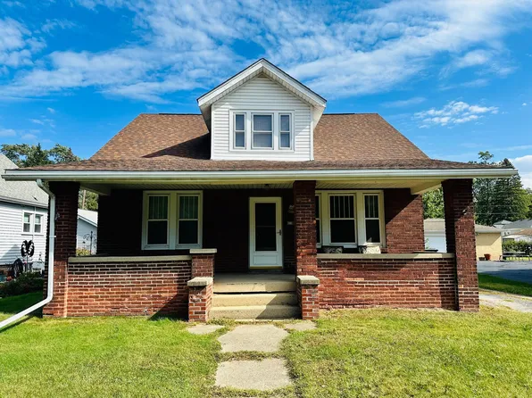 833 Lake St, Hobart, IN 46342