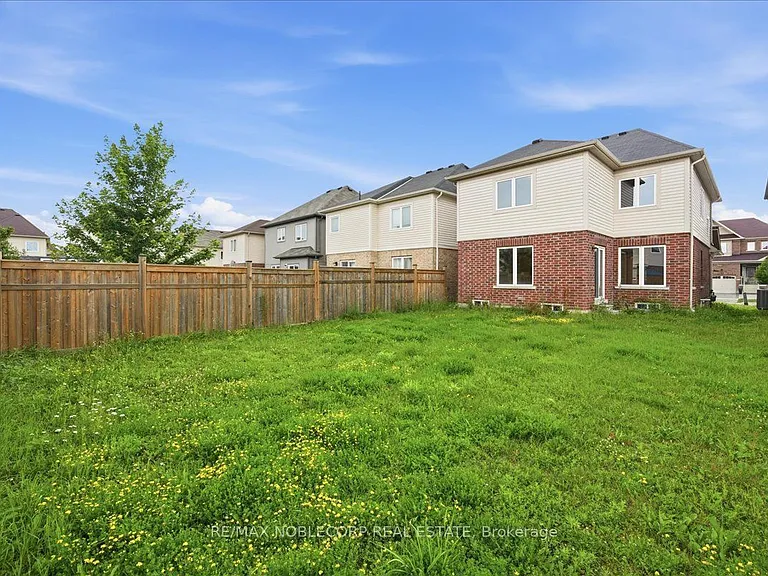 226 Bruce Cameron Dr — Photo 46