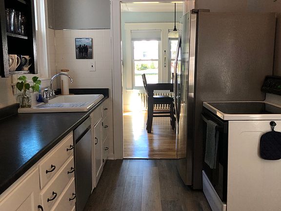 Highlights: beautiful farmer's sink and new dishwasher