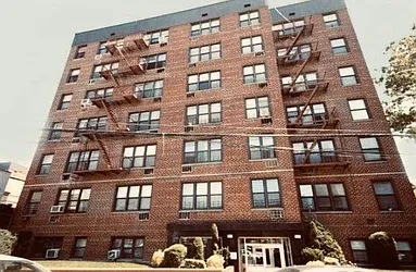 Sold by Diamond Real, Inc.