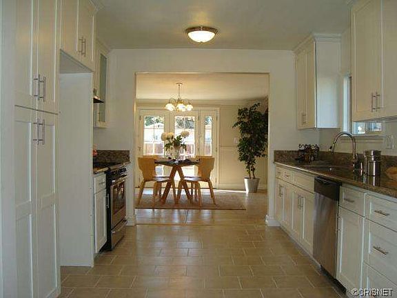 4th image of 3522 Larga Ave