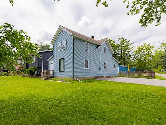 3rd image of 1904 Ezra Ave