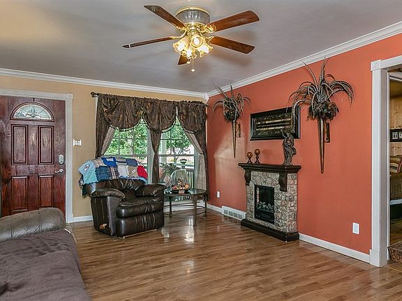 5th image of 2531 Mary Ellen St