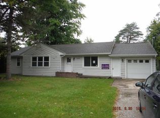 2466 W Midland Rd, Midland, MI 48642