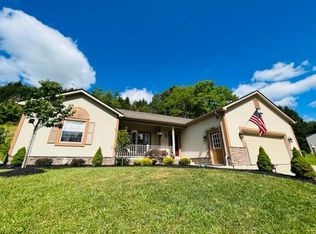 549 Pembroke Dr, Triadelphia, WV
