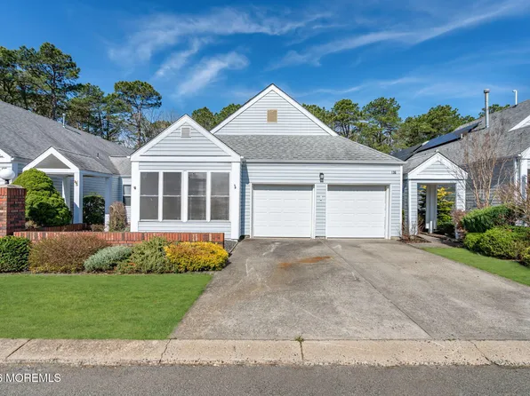 136 Longwood Drive, Manahawkin, NJ 08050