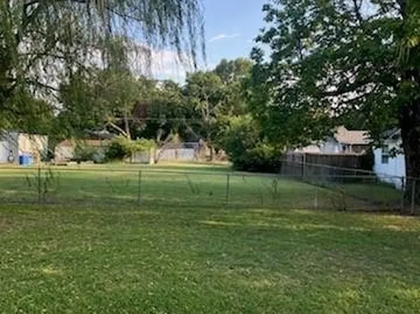 311 W Hunt St, Leonard, TX 75452