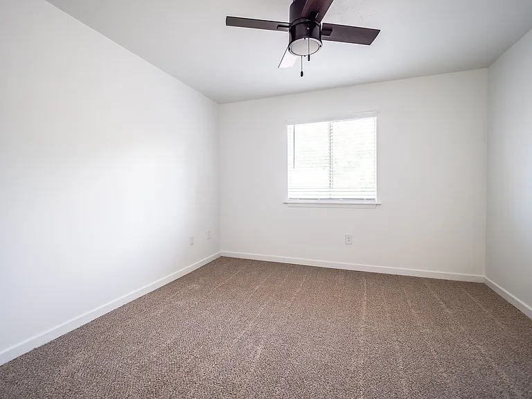ReNew on Ridgewood Apartments — Photo 36