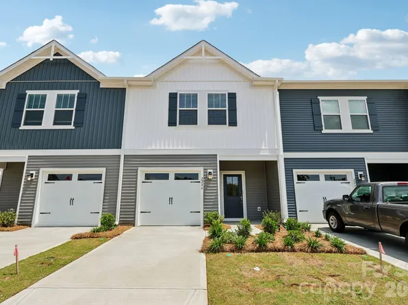 9024 Foggy Brook Loop, Charlotte, NC 28216