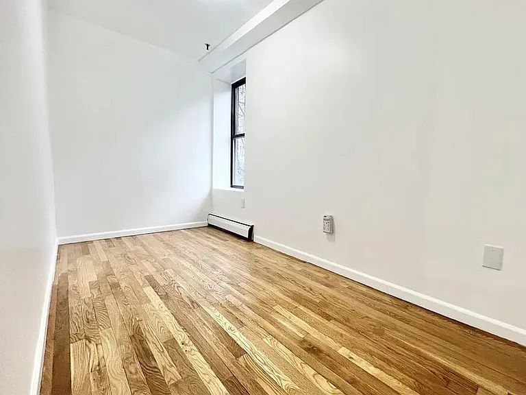 291 E 3rd St #5B — Photo 3