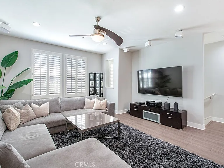10 Brownstone Way — Photo 4