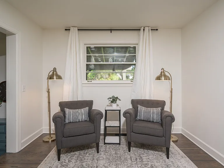 504 Bismark Dr — Photo 9