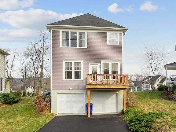 2nd image of 1801 Honeysuckle Dr