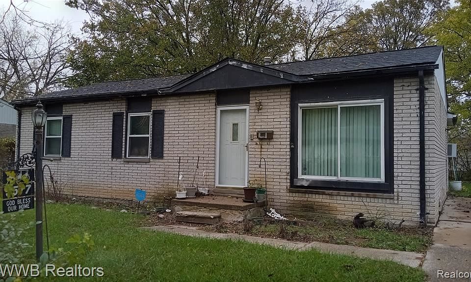 2nd image of 3577 Irene St