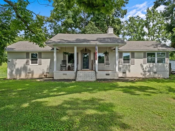 124 Porter Rd, Pickens, SC 29671