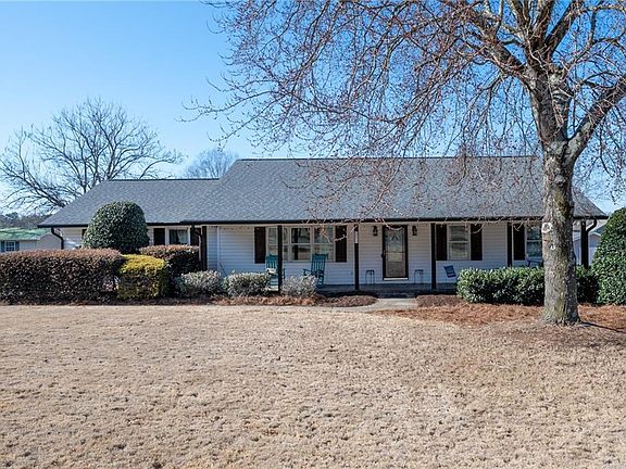 2nd image of 153 Thelma Rd SW