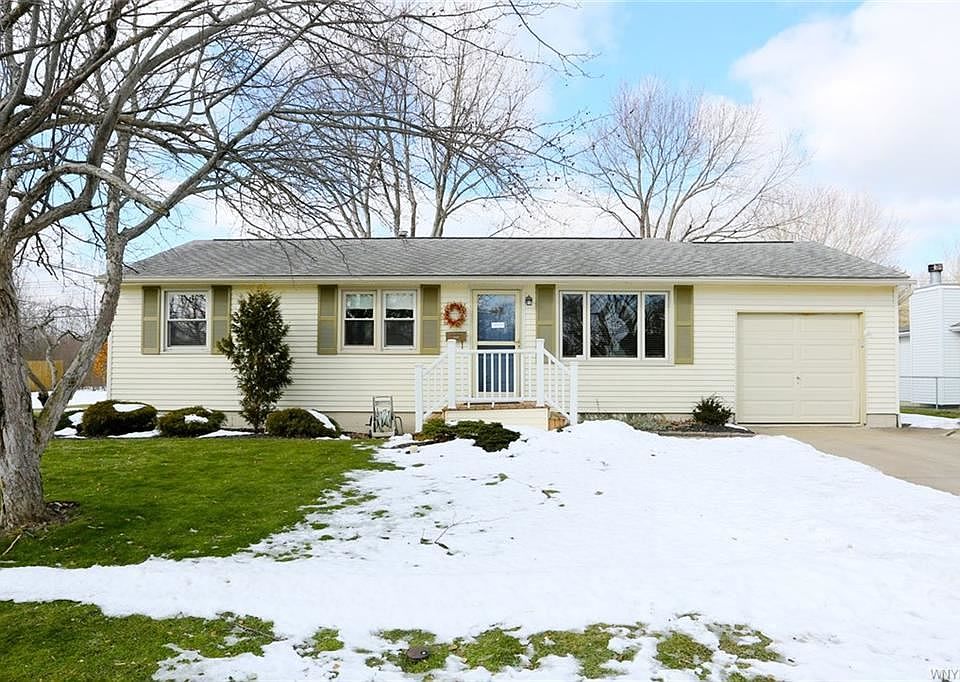 1st image of 124 Brookwood Dr