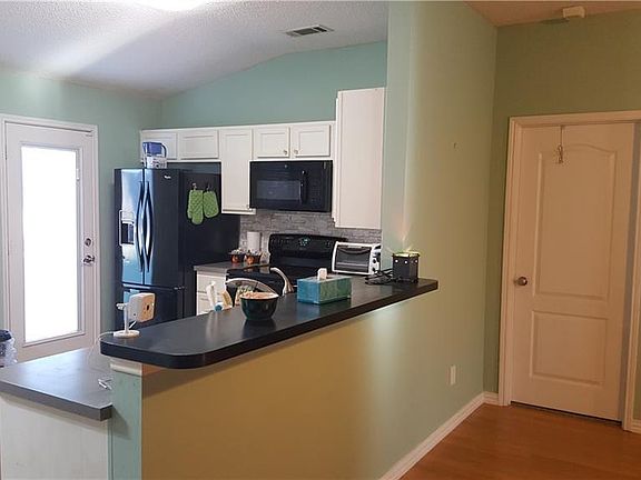4th image of 813 Mockingbird Dr